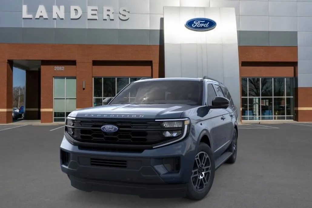 2025 Ford Expedition photo 1