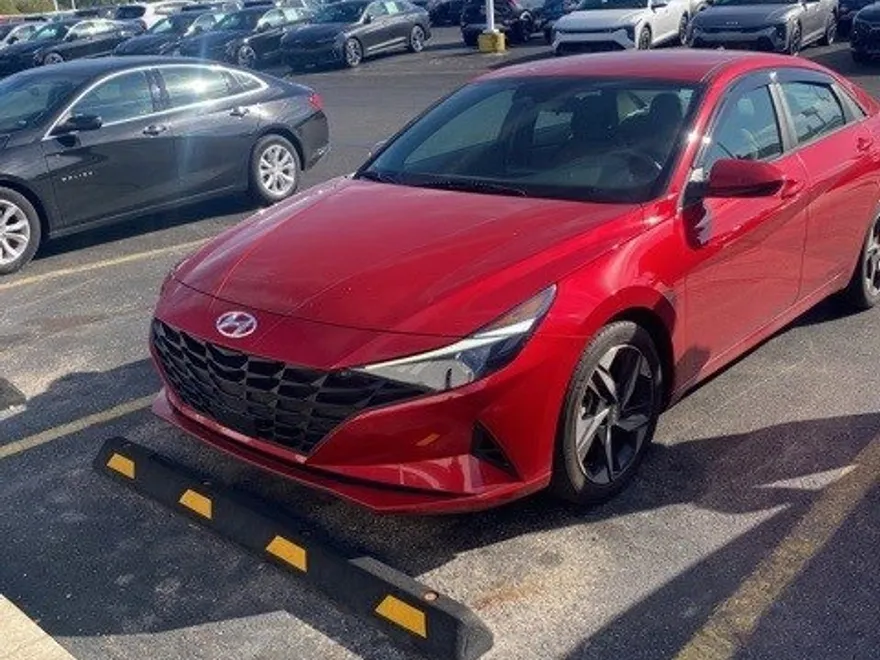 2023 Hyundai Elantra SEL Convenience photo 1