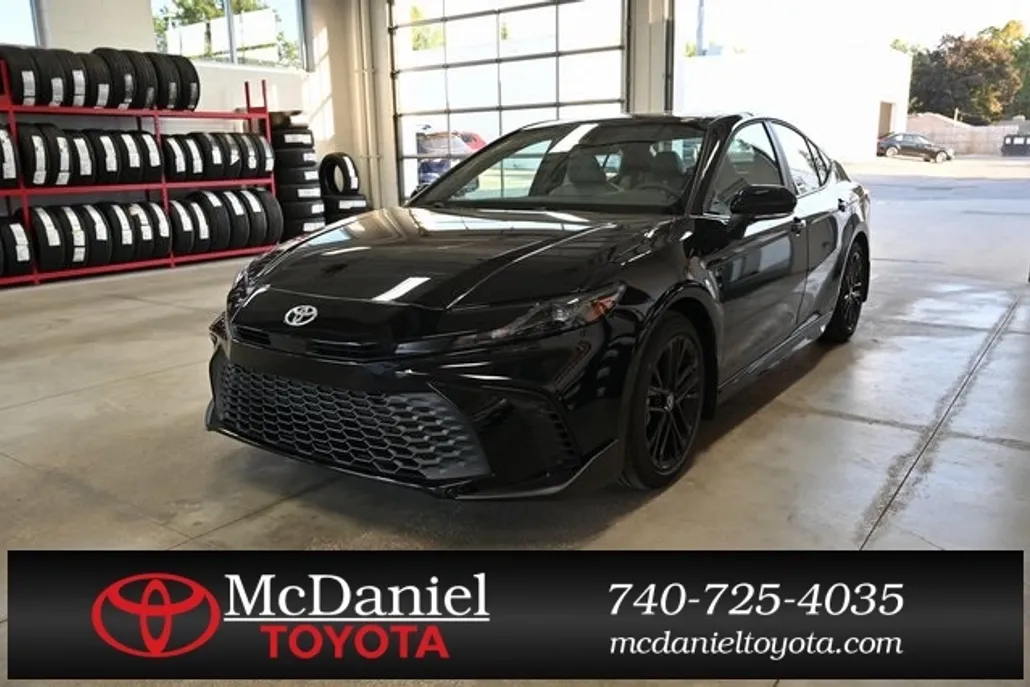 2026 Toyota Camry SE photo 1