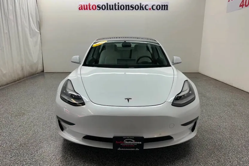 2018 Tesla Model 3 Long Range photo 1