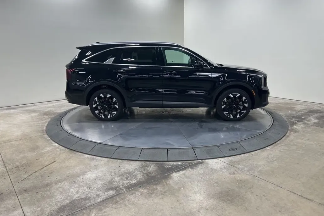 2025 Kia Sorento EX photo 1