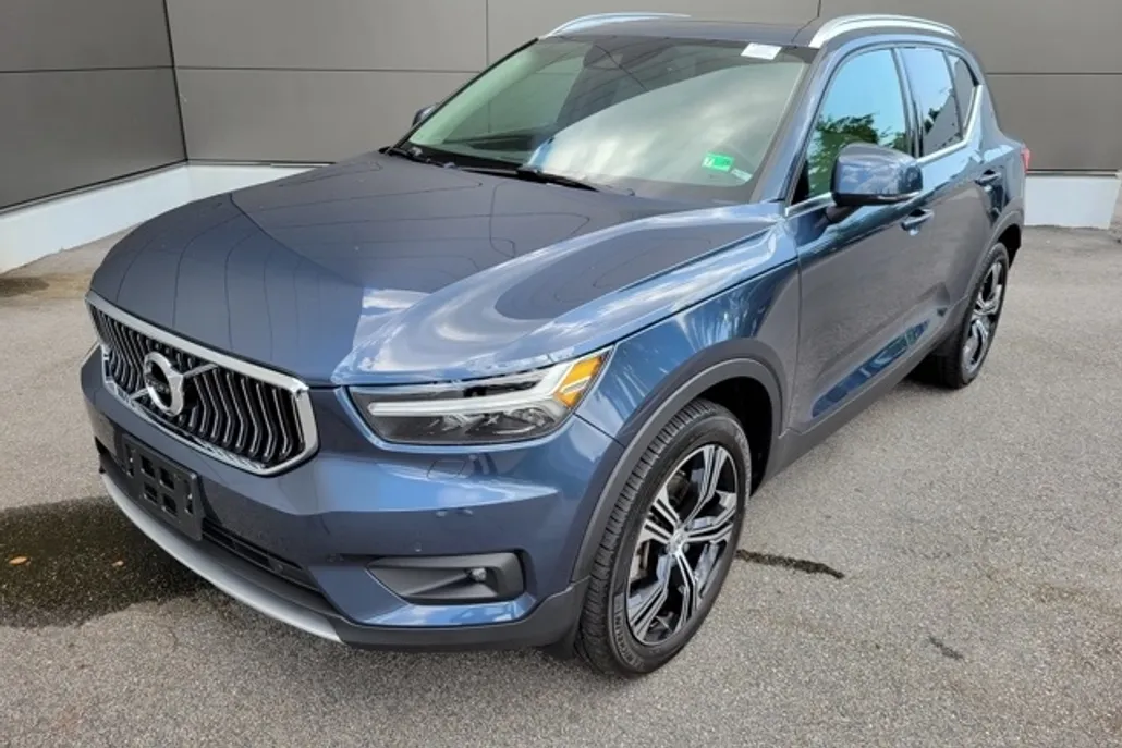 2022 Volvo XC40 T5 Inscription photo 1