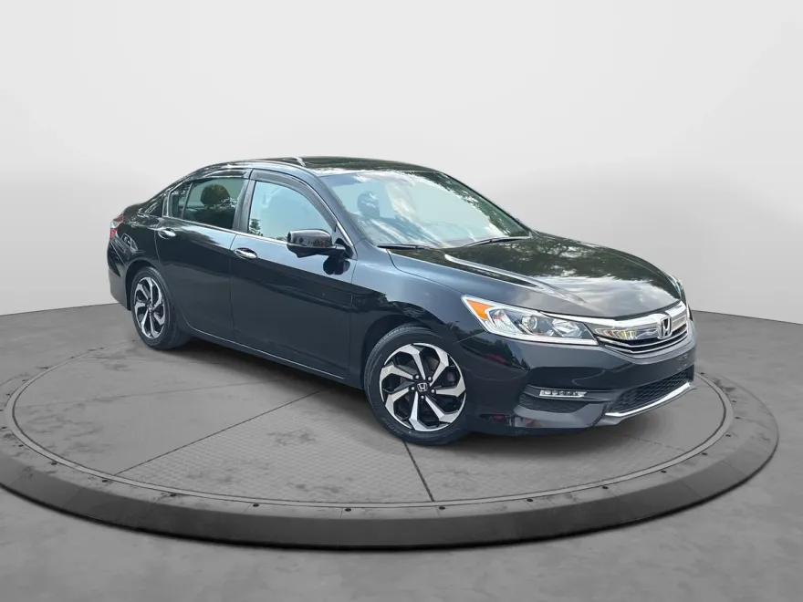 2017 Honda Accord EX-L photo 1