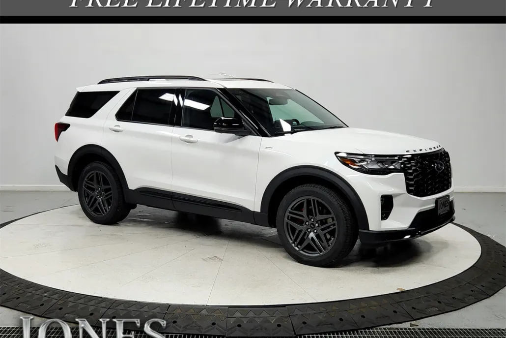 2025 Ford Explorer ST-Line photo 1