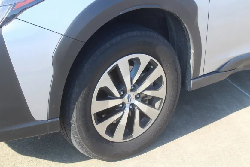 2024 Subaru Outback Premium photo 1