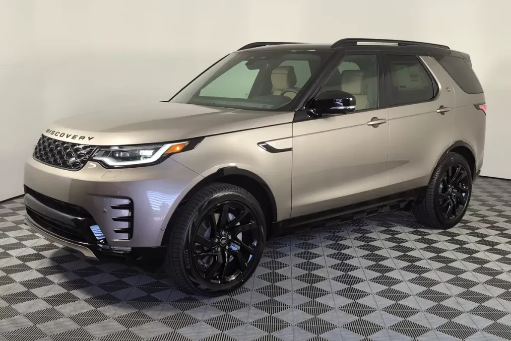 2025 Land Rover Discovery SE photo 1