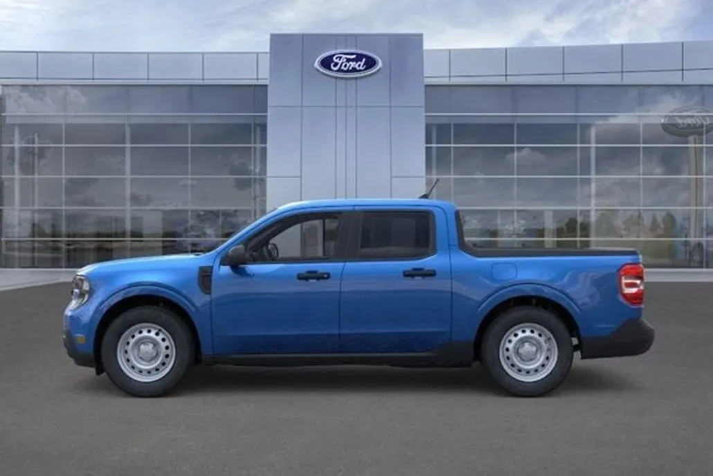 2025 Ford Maverick XL photo 1