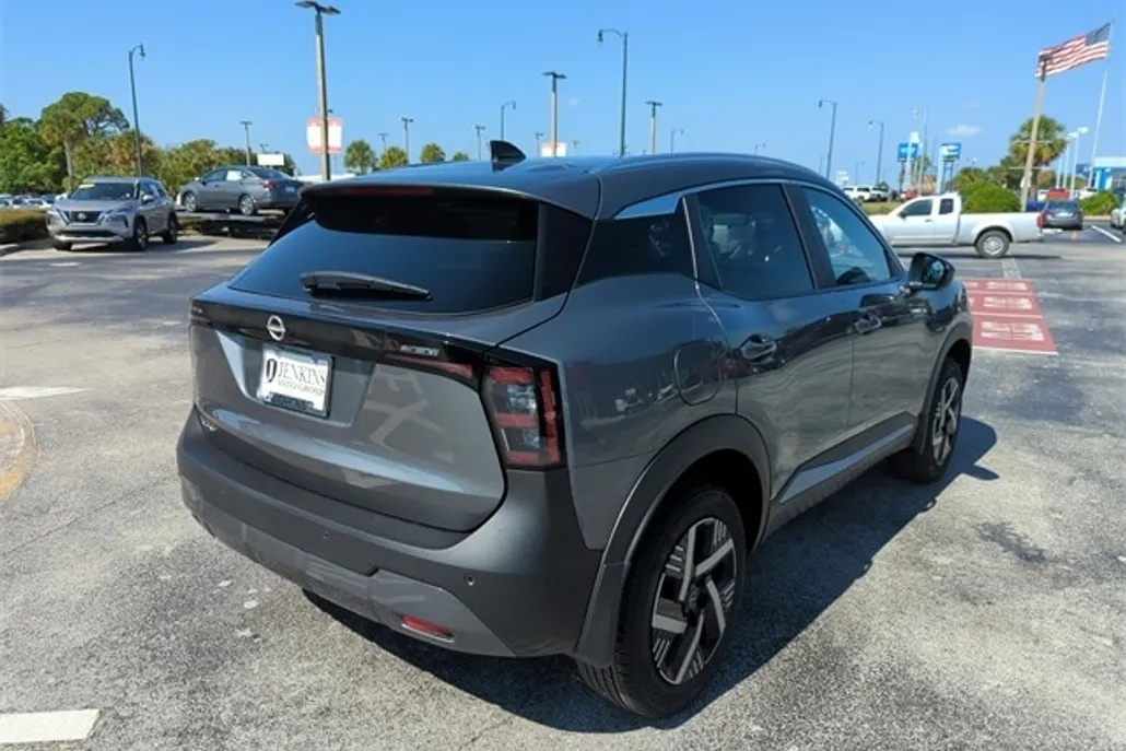 2026 Nissan Kicks SV photo 1