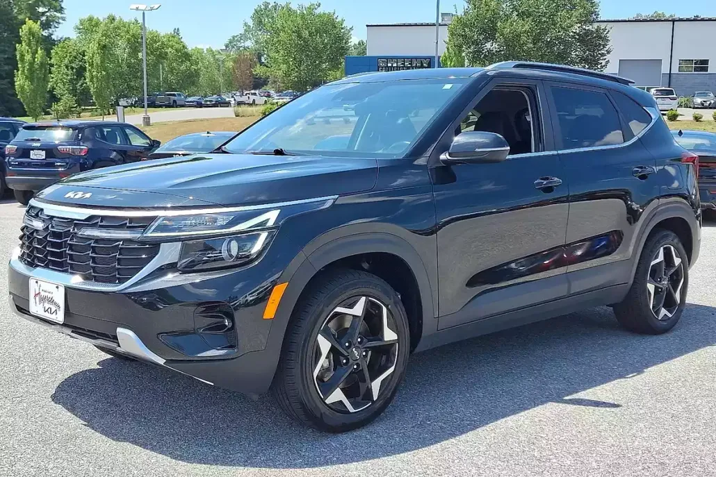2024 Kia Seltos EX photo 1