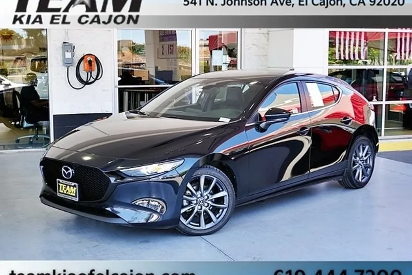 2020 Mazda Mazda3 Preferred Hatchback photo 1