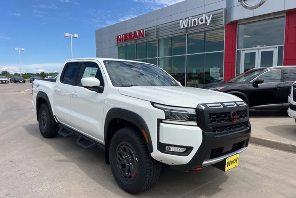 2025 Nissan Frontier PRO-4X photo 1