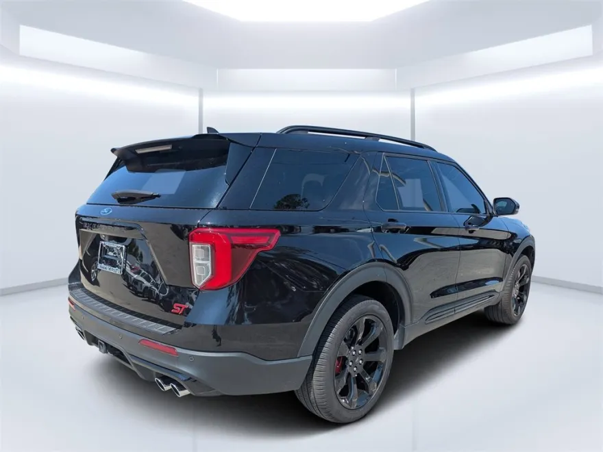 2024 Ford Explorer ST photo 1