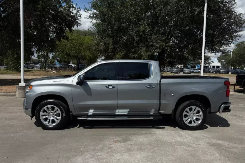 2024 Chevrolet Silverado 1500 LTZ photo 1