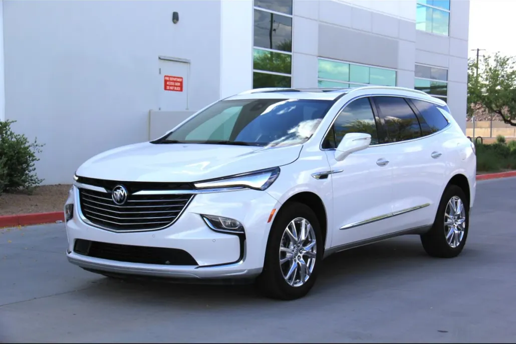 2024 Buick Enclave Essence photo 1