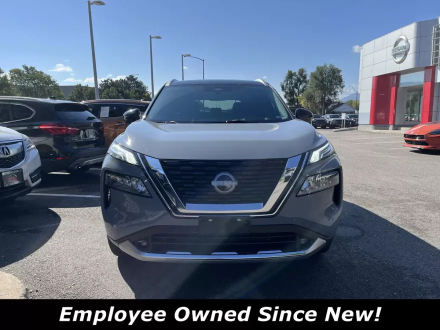 2022 Nissan Rogue Platinum photo 1