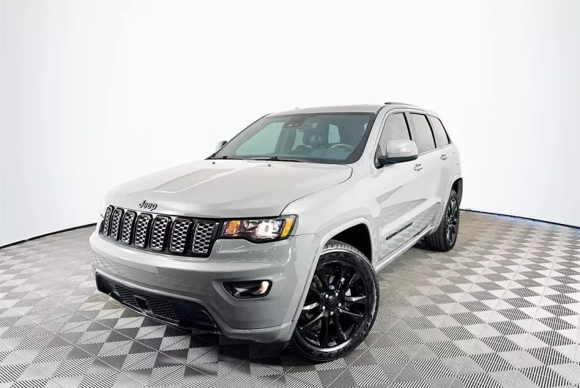 2020 Jeep Grand Cherokee Altitude photo 1