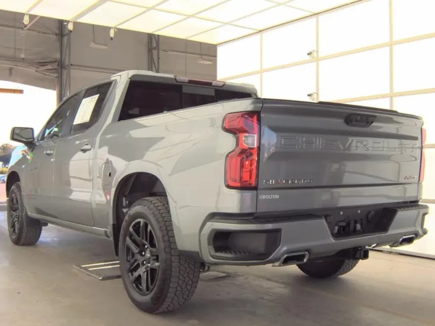 2024 Chevrolet Silverado 1500 RST photo 1