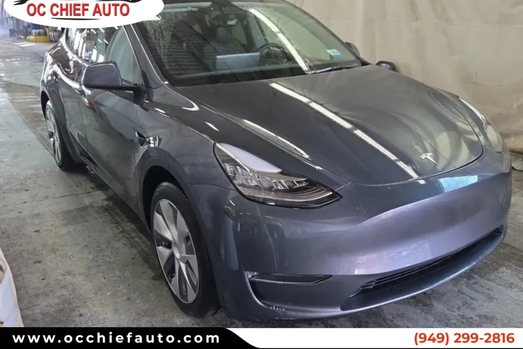 2023 Tesla Model Y Long Range photo 1