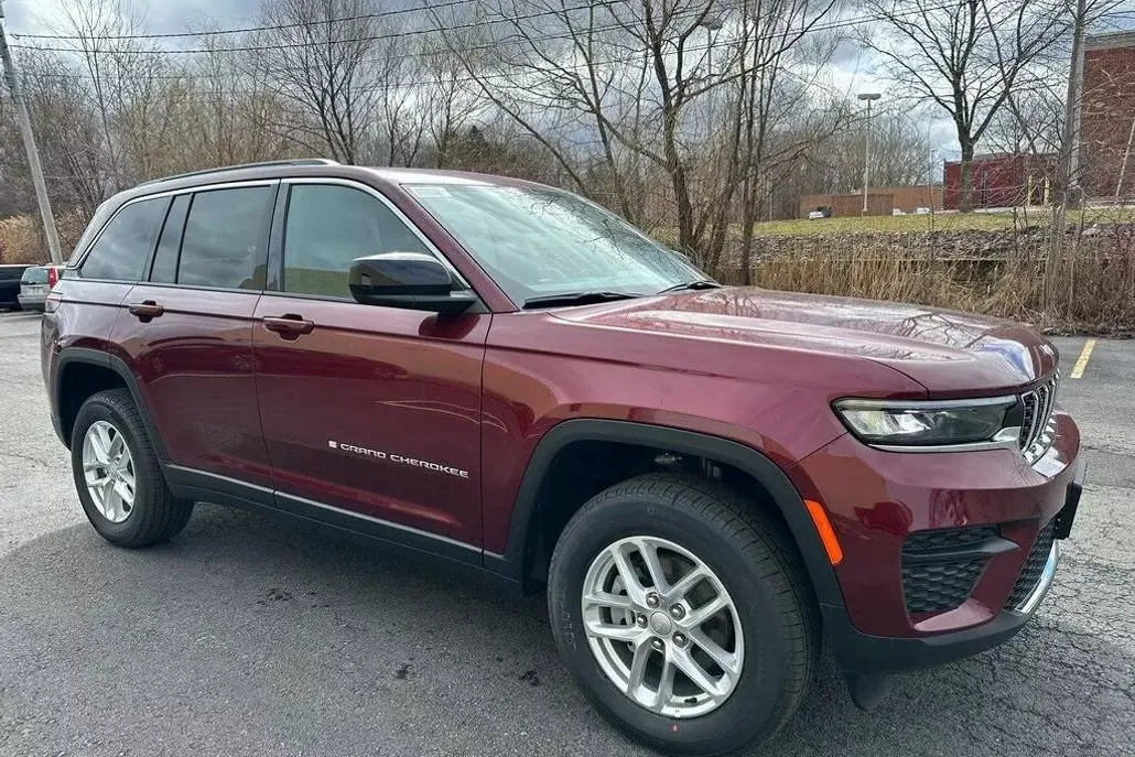 2025 Jeep Grand Cherokee Laredo X photo 1