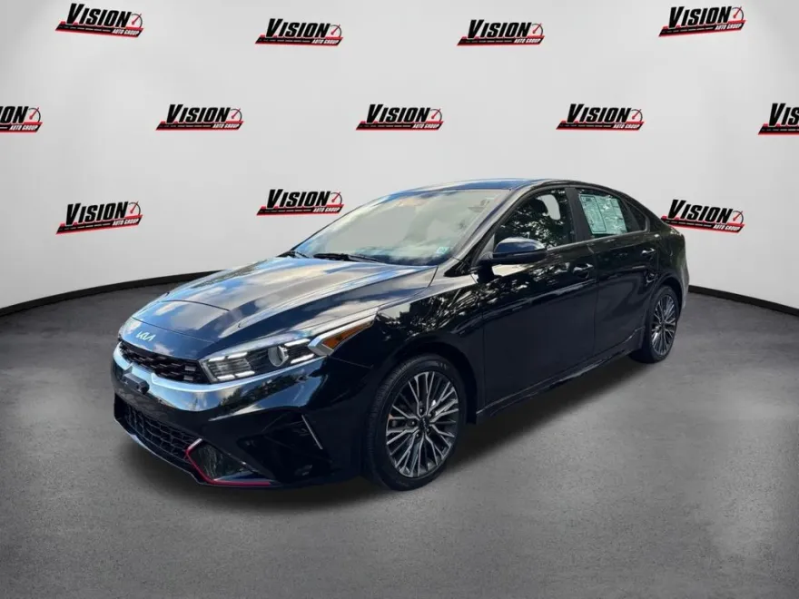 2023 Kia Forte GT-Line photo 1