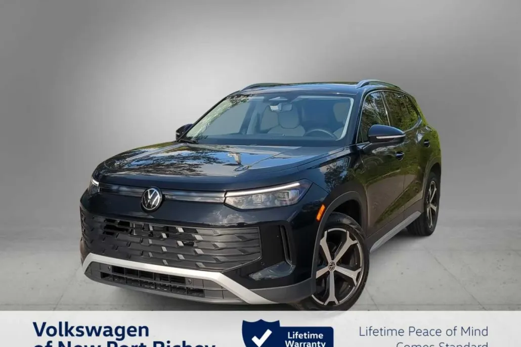 2025 Volkswagen Tiguan SE photo 1