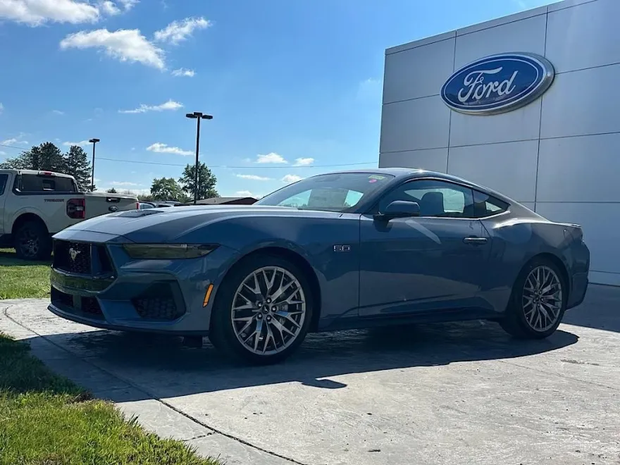 2025 Ford Mustang GT Premium photo 1