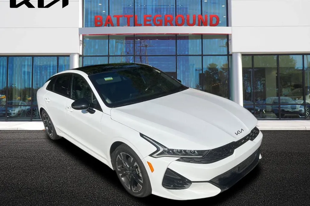 2023 Kia K5 GT-Line photo 1