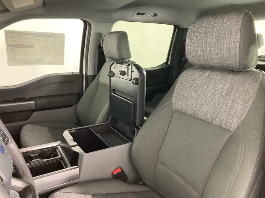 2025 Ford F-350 XLT photo 1