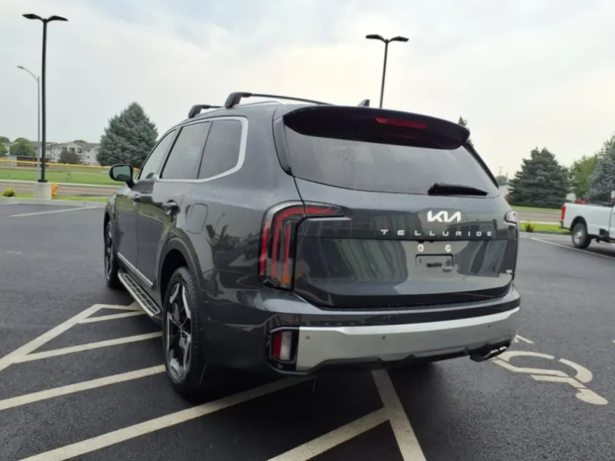 2024 Kia Telluride EX photo 1