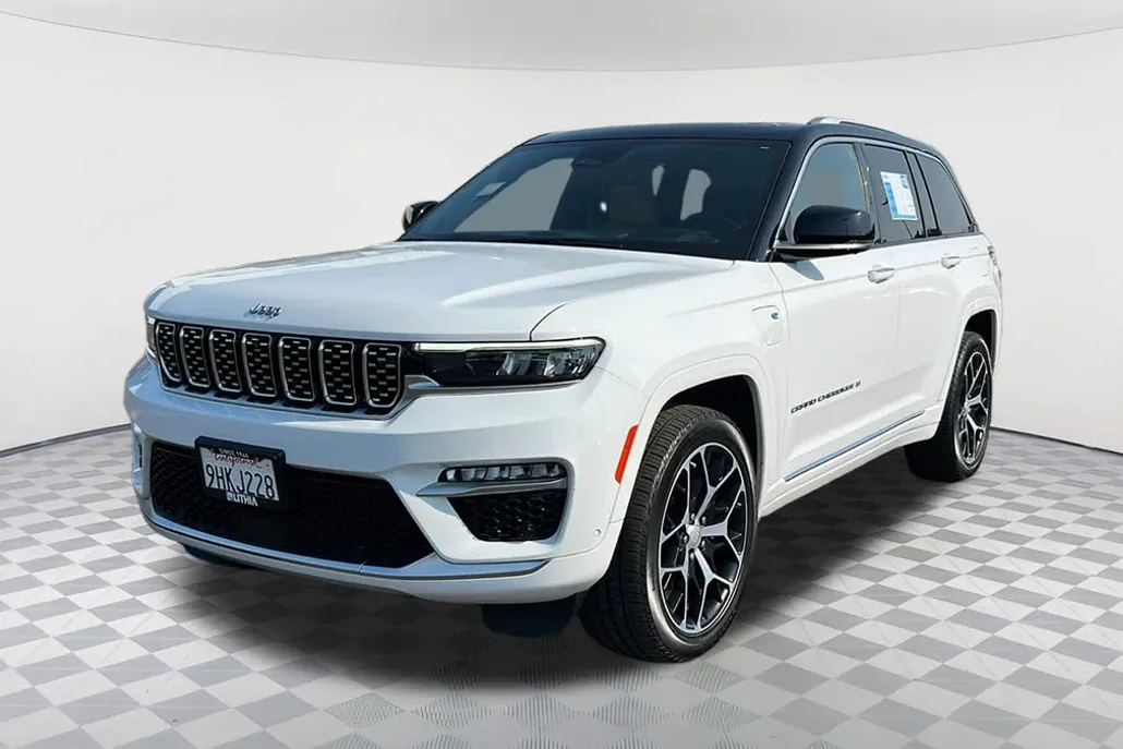 2023 Jeep Cherokee Summit Reserve 4xe photo 1