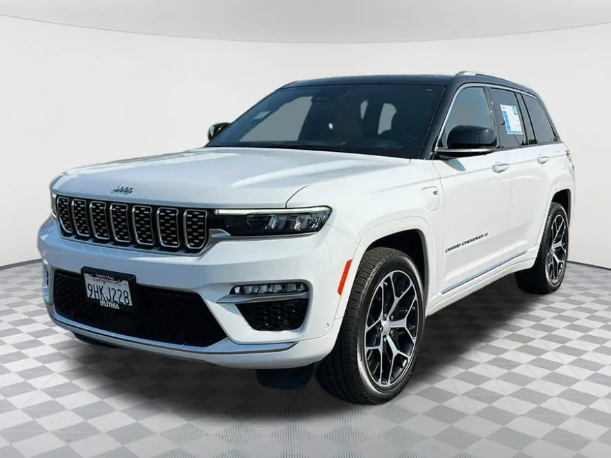 2023 Jeep Cherokee Summit Reserve 4xe photo 1