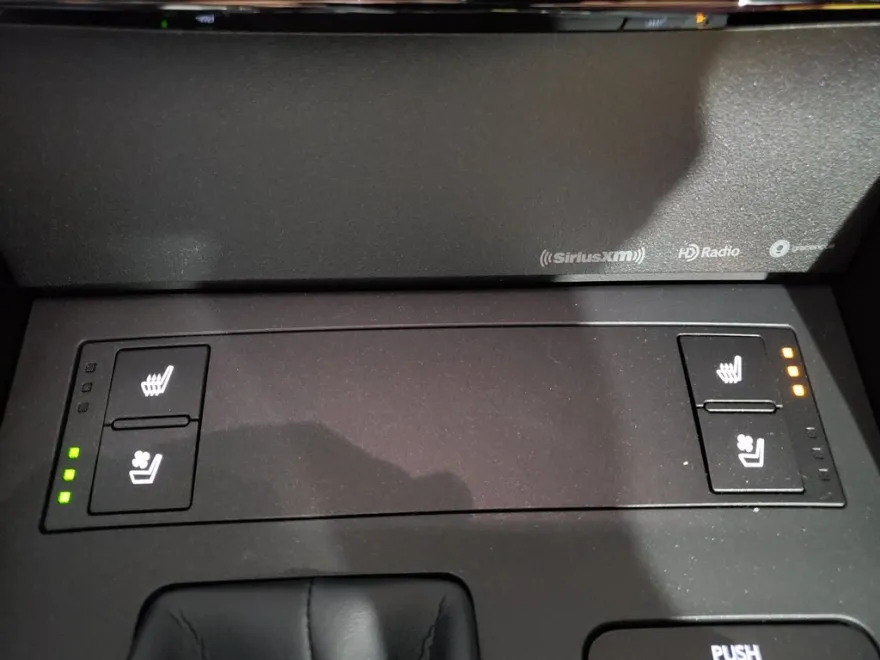 2025 Lexus IS 300 photo 18