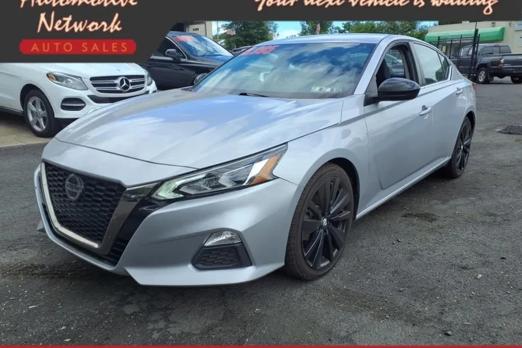 2019 Nissan Altima 2.5 SR photo 1