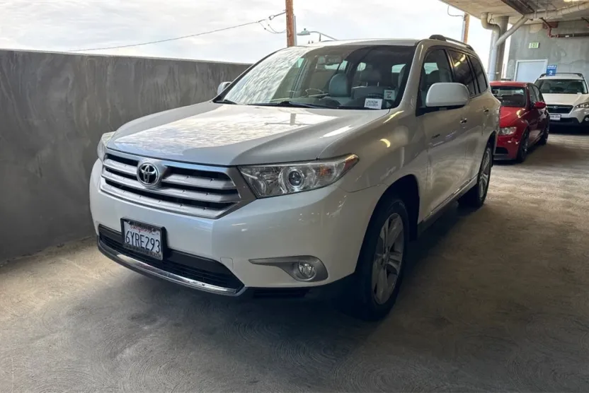 2013 Toyota Highlander Limited photo 1