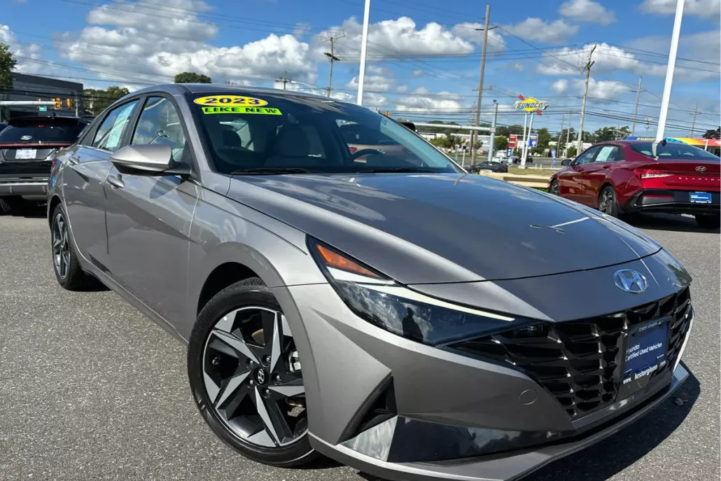 2023 Hyundai Elantra Limited photo 1