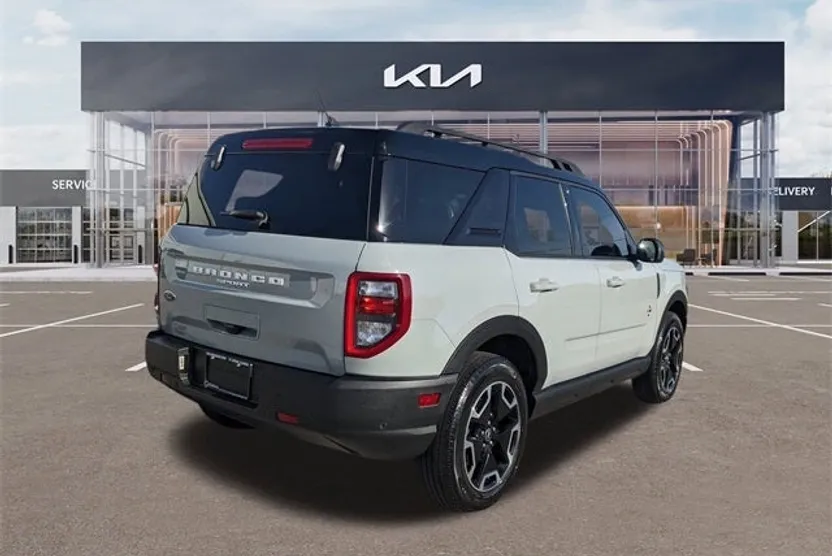 2023 Ford Bronco Sport Outer Banks photo 1