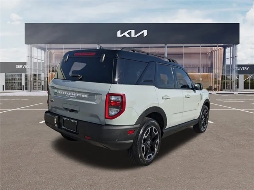 2023 Ford Bronco Sport Outer Banks photo 1