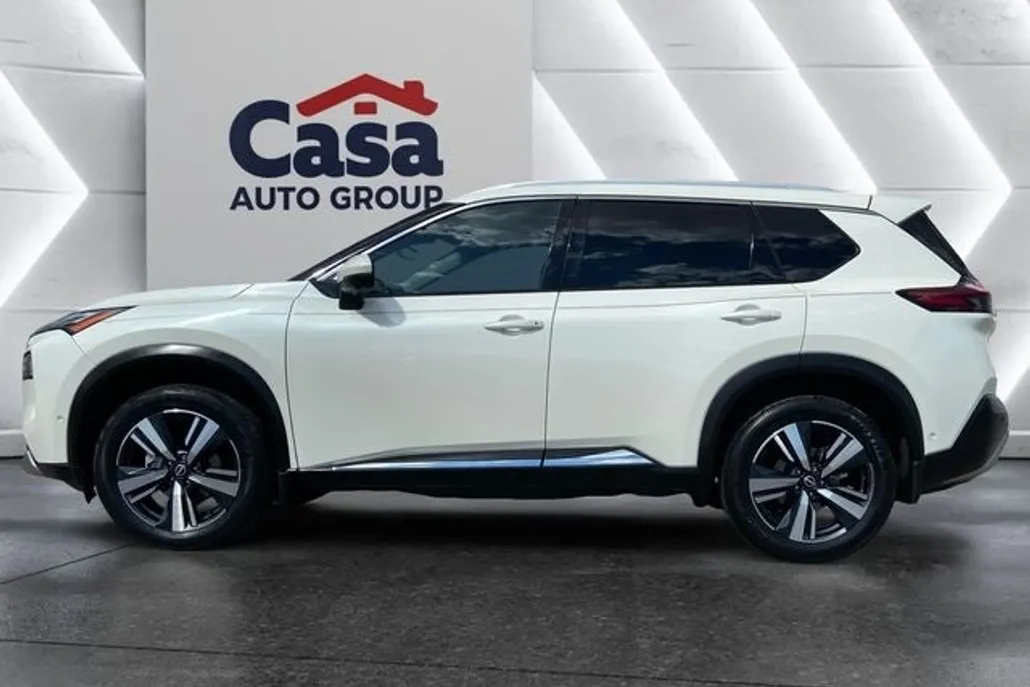 2023 Nissan Rogue Platinum photo 1