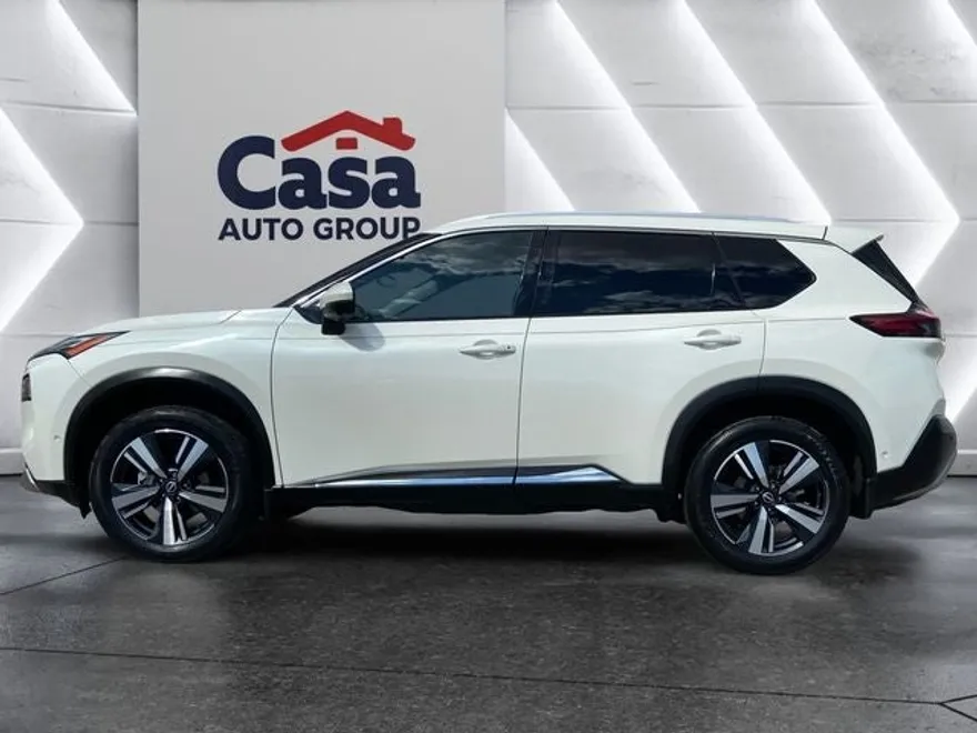 2023 Nissan Rogue Platinum photo 1