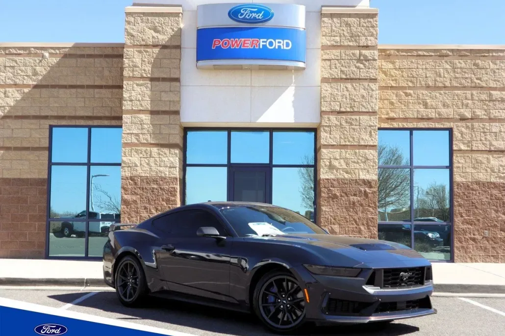 2025 Ford Mustang Dark Horse photo 1