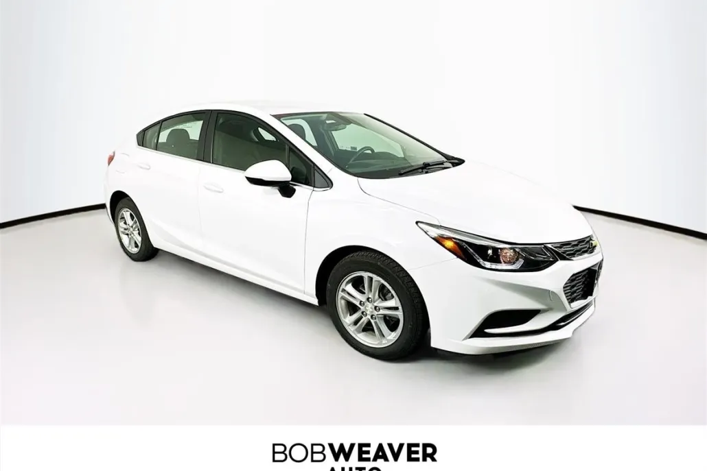 2018 Chevrolet Cruze LT photo 1