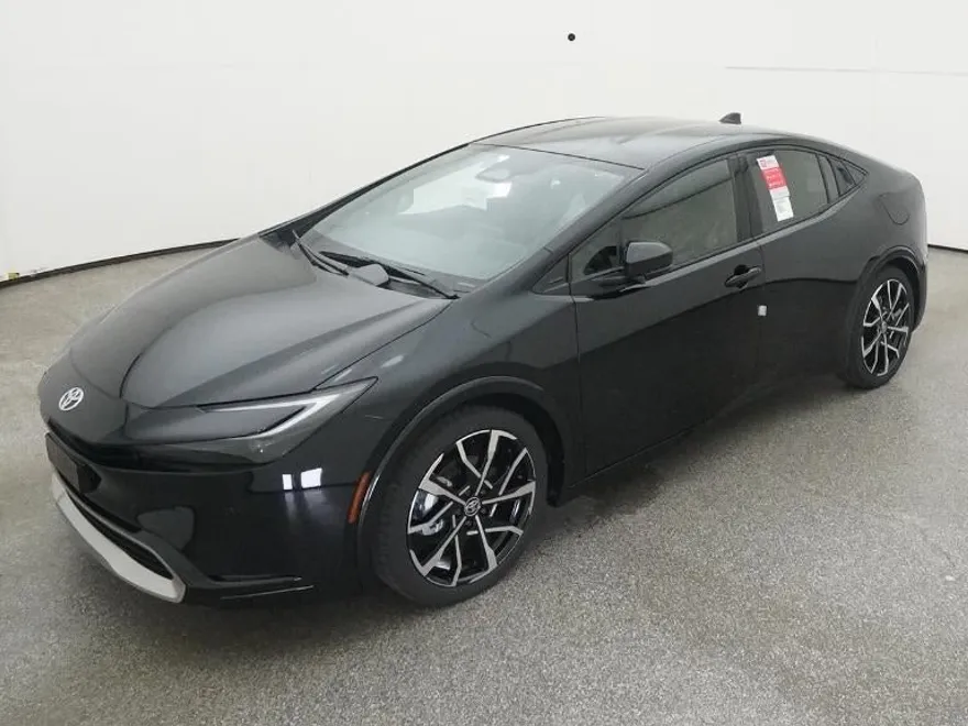 2026 Toyota Prius Plug-in Hybrid XSE photo 1