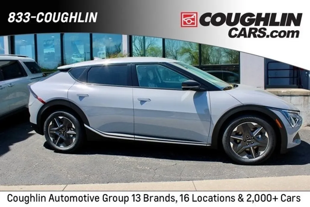 2025 Kia EV6 Light photo 1