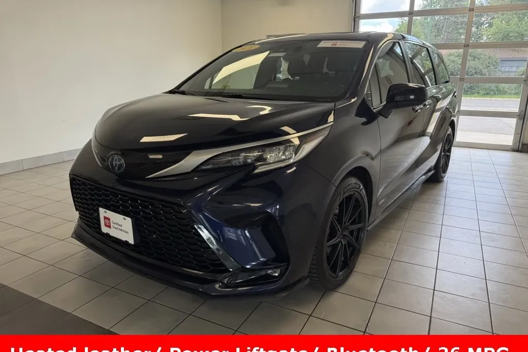 2021 Toyota Sienna XSE photo 1