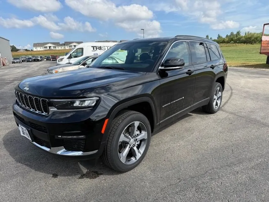 2025 Jeep Grand Cherokee L photo 1