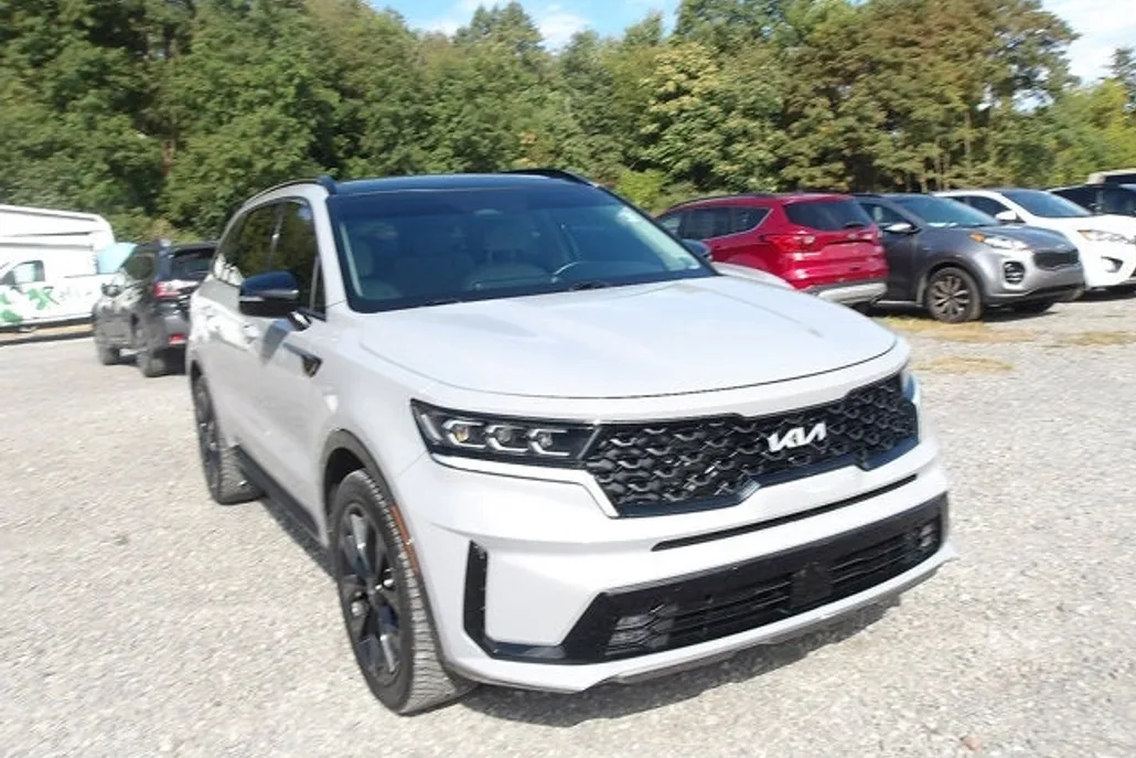 2022 Kia Sorento SX photo 1
