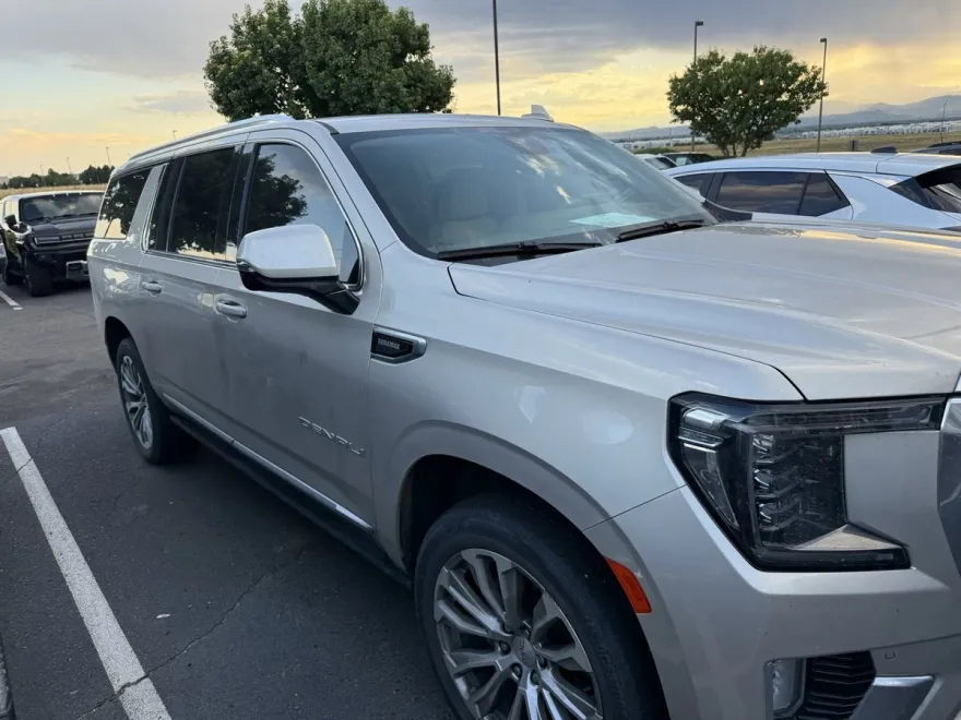 2023 Gmc Yukon XL Denali photo 1