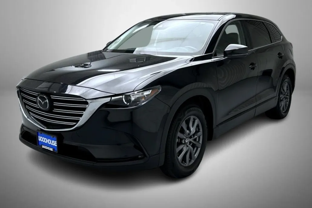 2023 Mazda CX-9 Touring photo 1