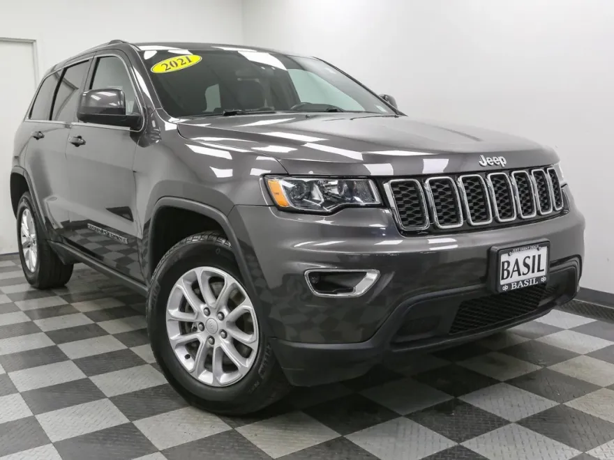2021 Jeep Grand Cherokee Laredo X photo 1