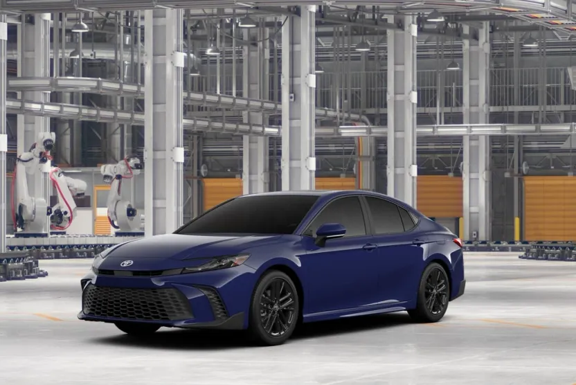 2025 Toyota Camry SE photo 1